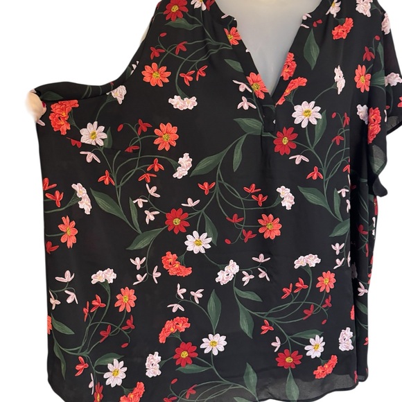 Torrid Black Floral Blouse Spring/Summer  PLUS: 5X      #P - Picture 4 of 9